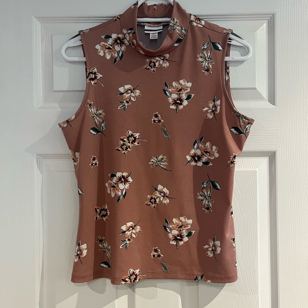Women’s sleeveless floral top